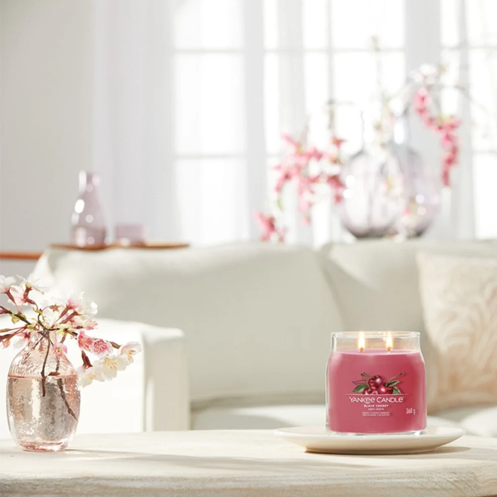 Yankee Candle Black Cherry Medium Signature Jar Candle - Image 3