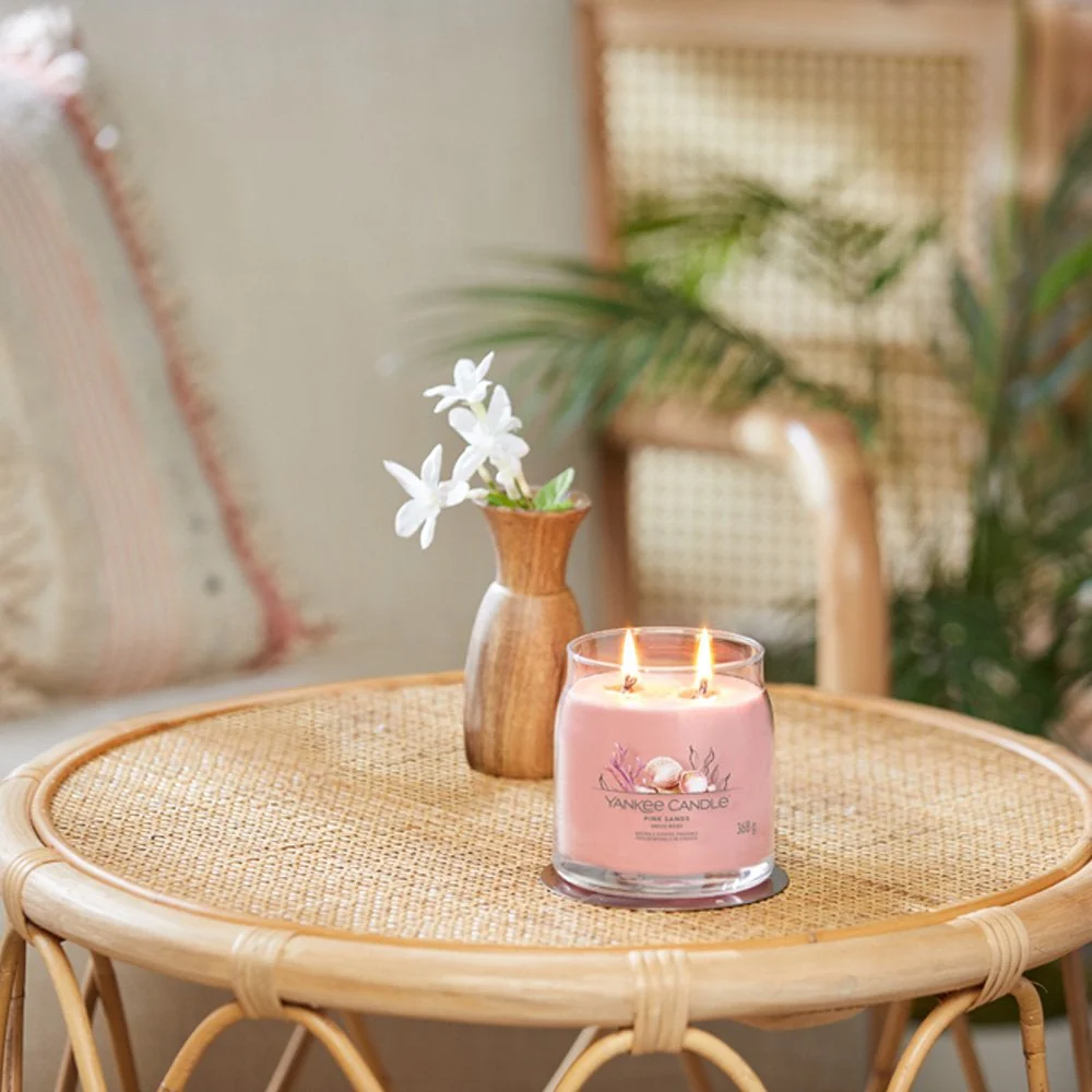 Yankee Candle Pink Sands Medium Signature Jar Candle - Image 4