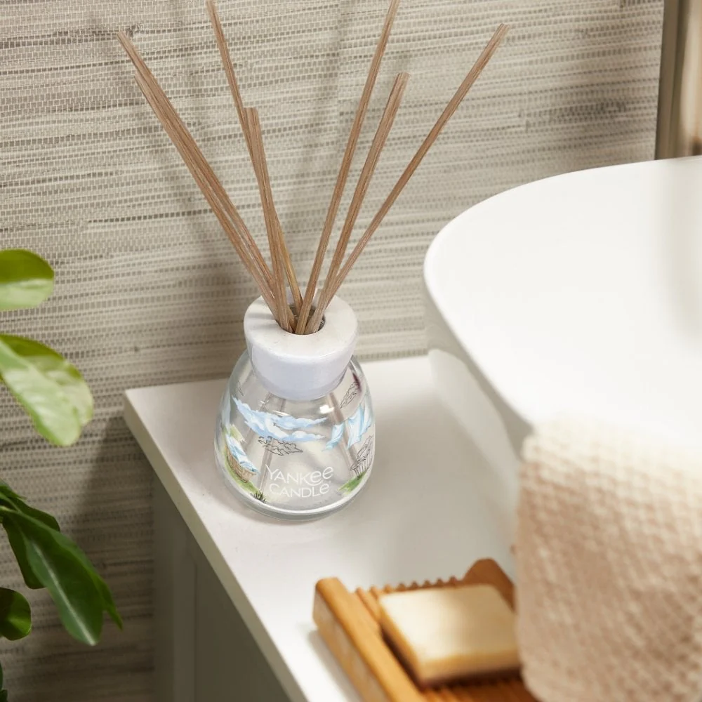 Yankee Candle Signature Reed Diffuser Refill Clean Cotton 200ml - Image 3