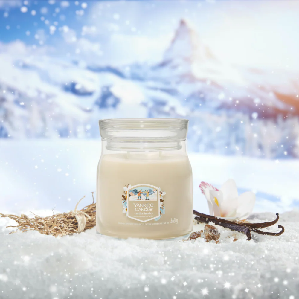 Yankee Candle Vanilla Flurries Medium Signature Jar Candle - Image 3